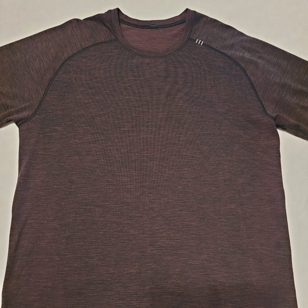 Lululemon Mens Metal Vent Tech Short Sleeve Shirt - Size XL - Maroon